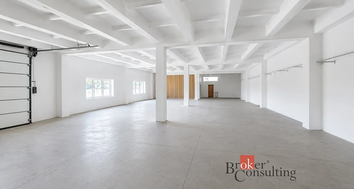 Pronájem skladového prostoru 1300 m²